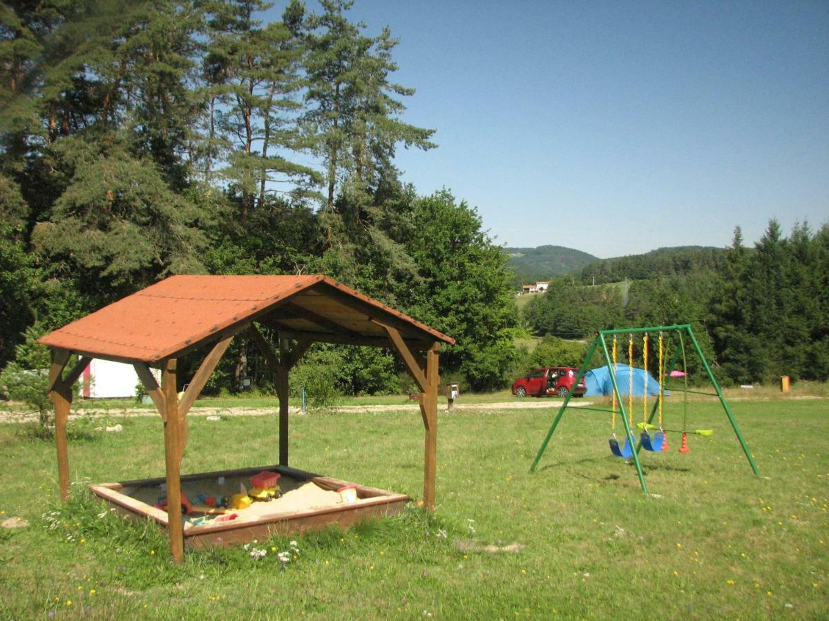 Camping La Vallee Verte Ambert Exteriér fotografie